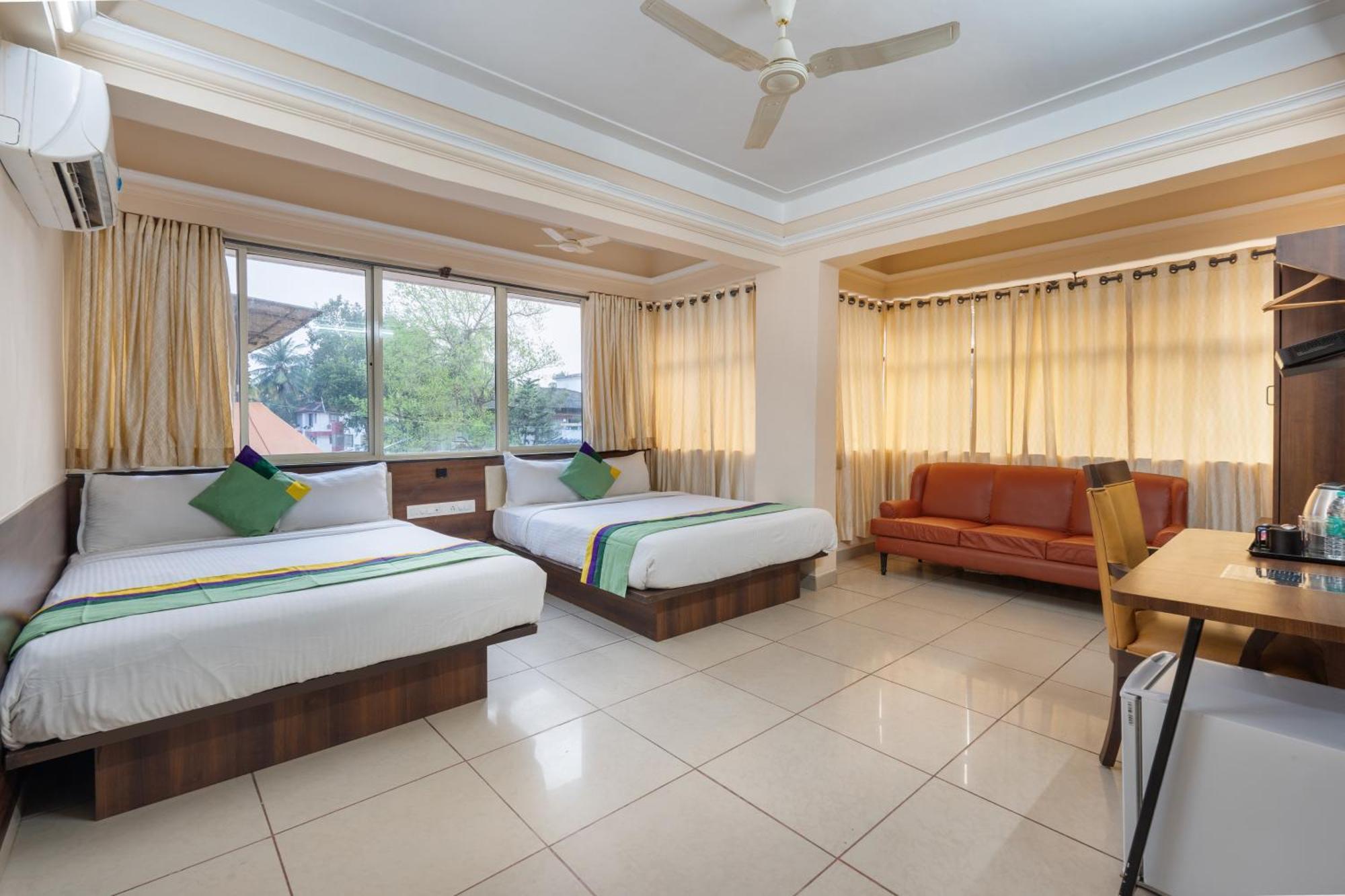 Hotel Treebo Sunheads 3*